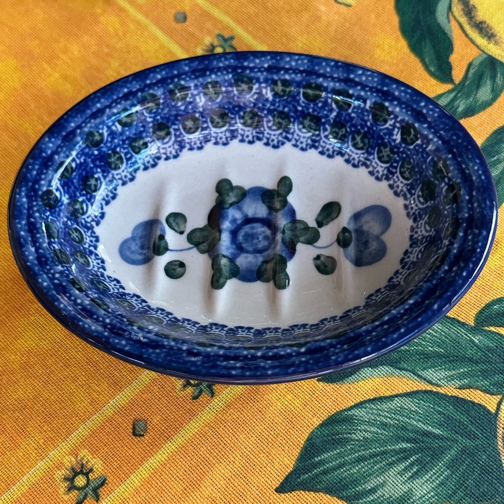NWT Polish Pottery 5" Soap Dish Blue Poppies Mint Condition